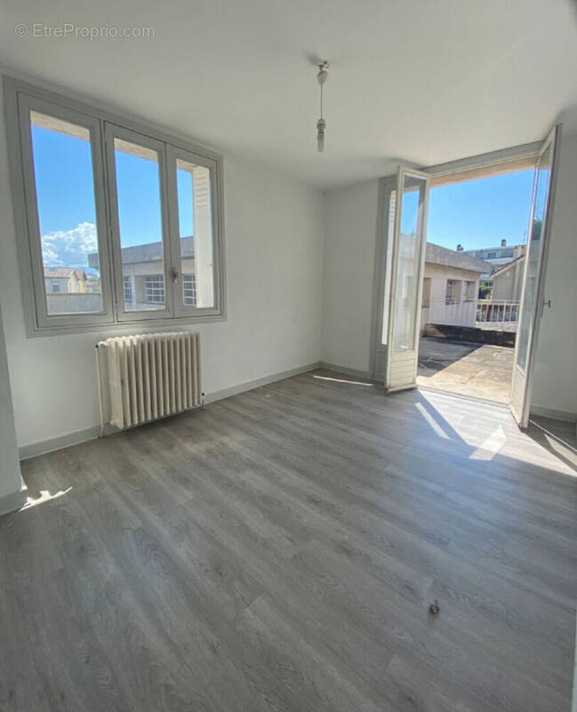 Appartement à GUILHERAND-GRANGES