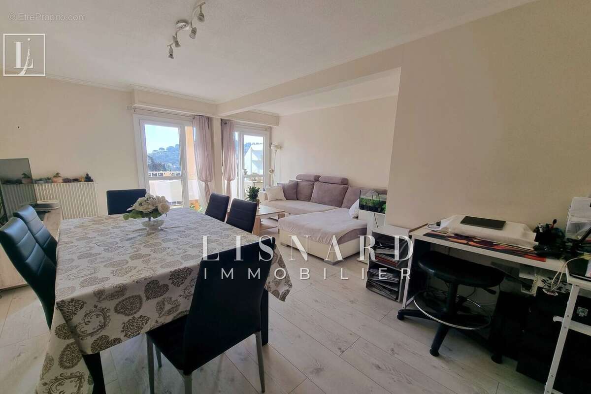 Appartement à VALLAURIS