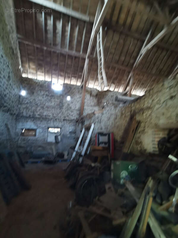 Maison à SAINT-PRIEST-EN-MURAT