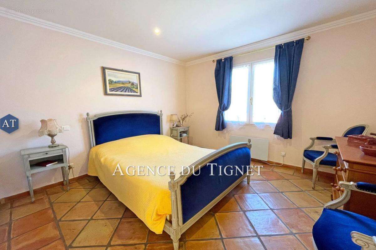 Maison à SAINT-CEZAIRE-SUR-SIAGNE