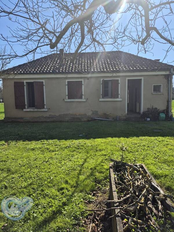 Maison à BEYNAC-ET-CAZENAC