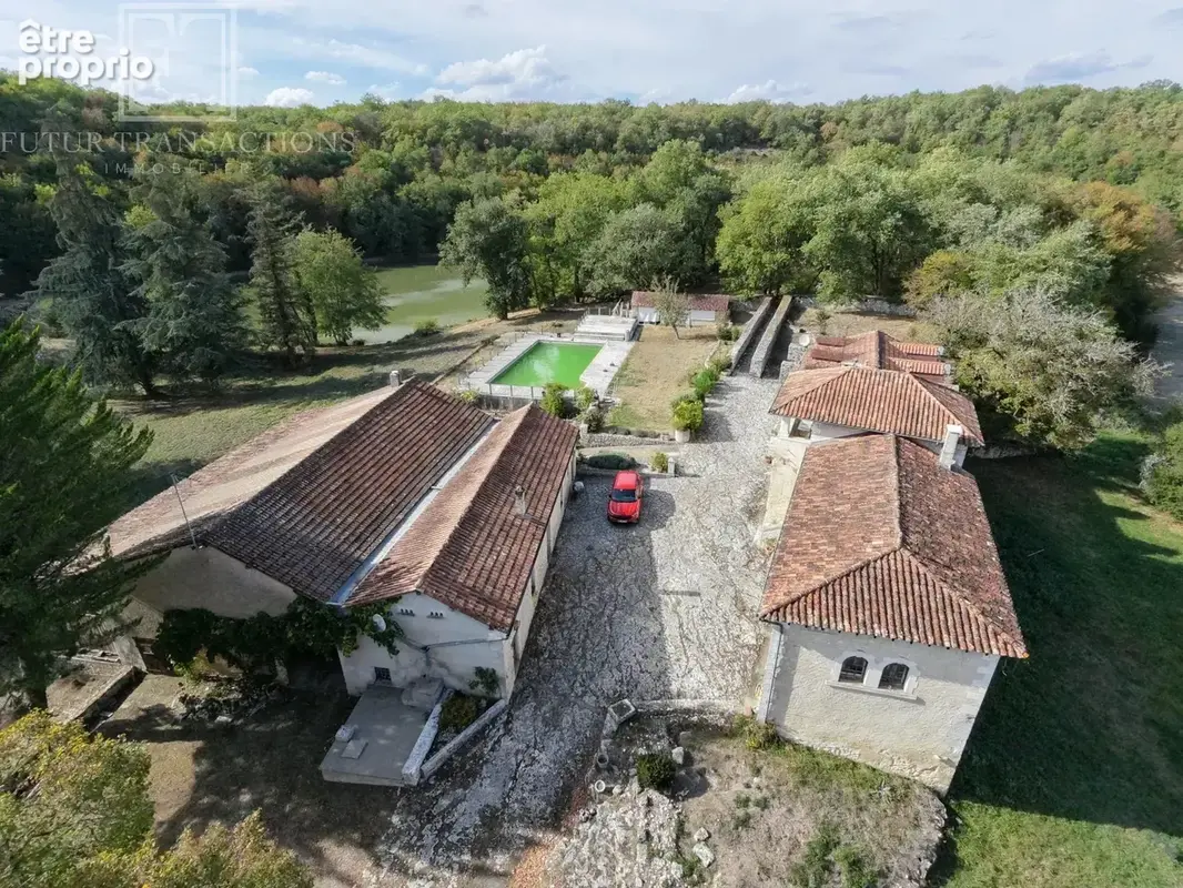Propriété isolée sur 88 ha et étang - photo 2