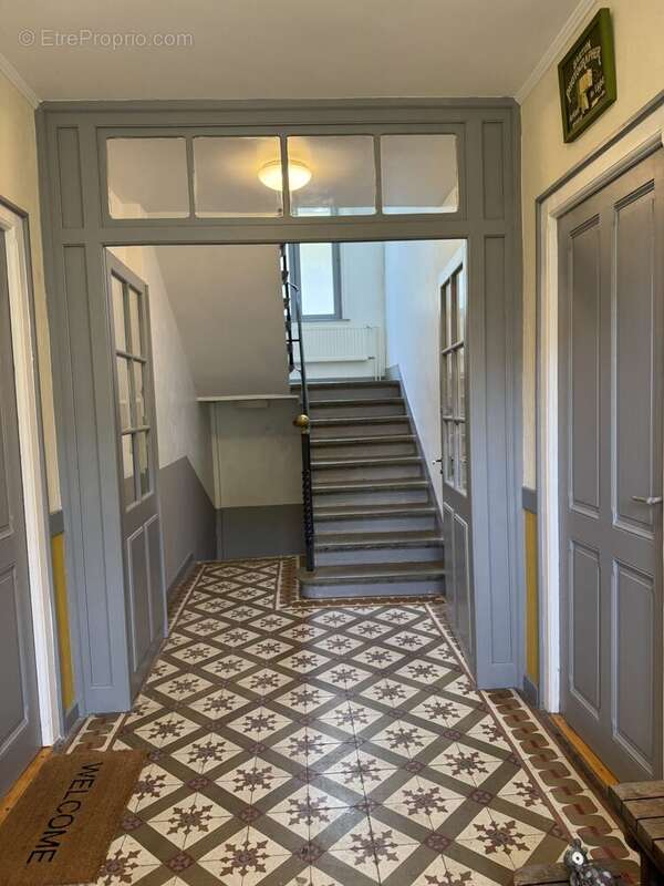 Appartement à COLLONGES-SOUS-SALEVE