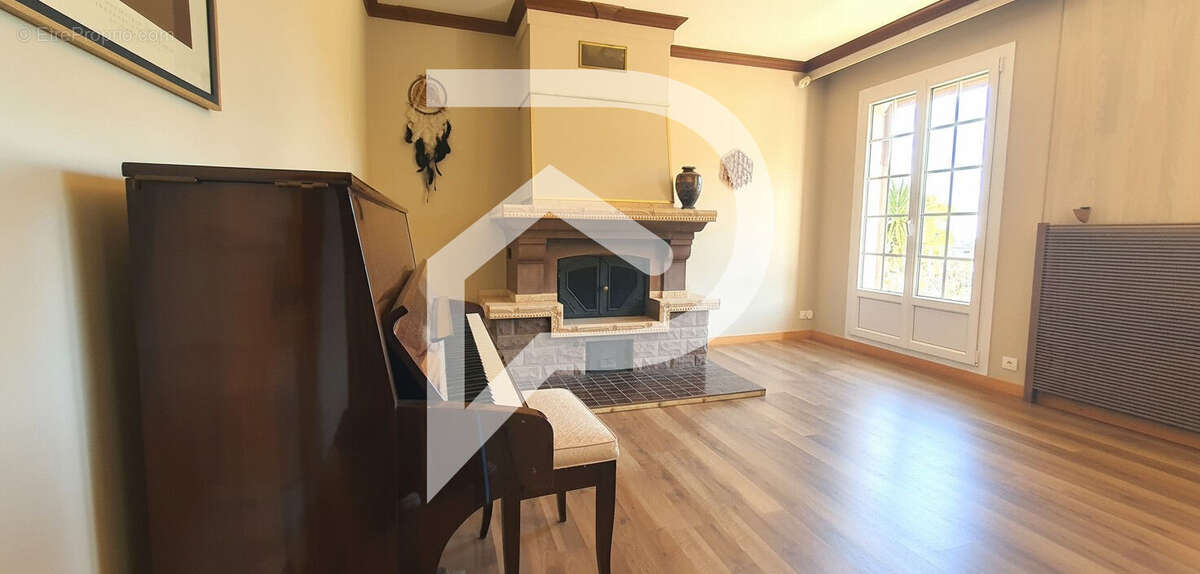 Maison à VILLELONGUE-DELS-MONTS