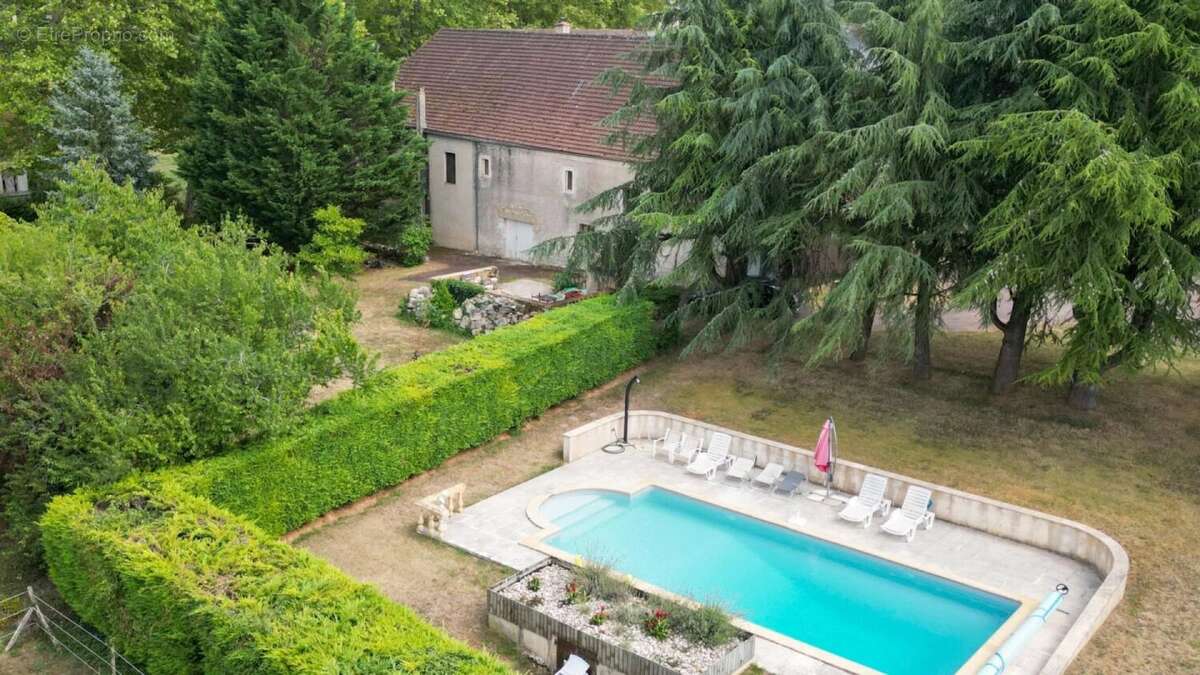 Secteur Gourdon - Bel ensemble immobilier en pierre sur 4ha2 ave - photo 2