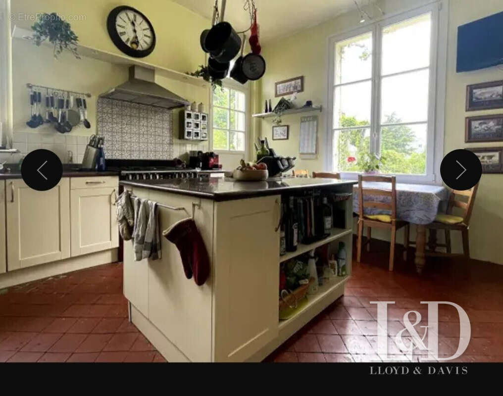 la cuisine avec ilôt central - Maison à MOUY