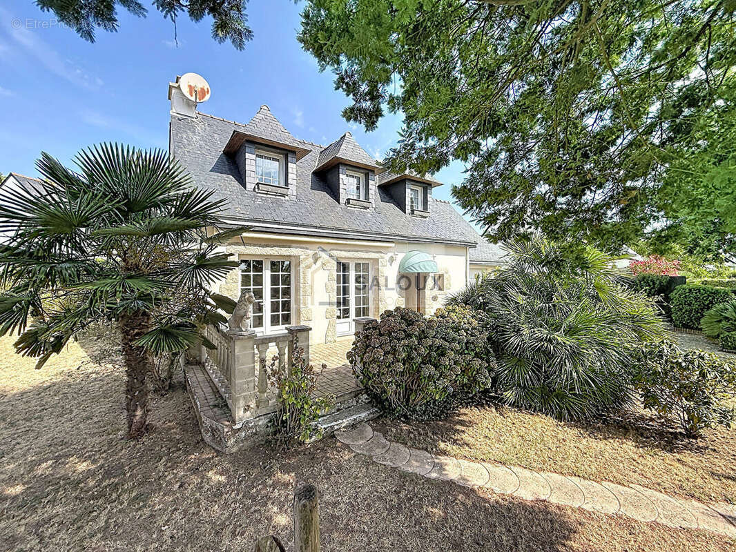 BILLIERS - Maison indépendante avec jardin, garage et aperçu mer - photo 2