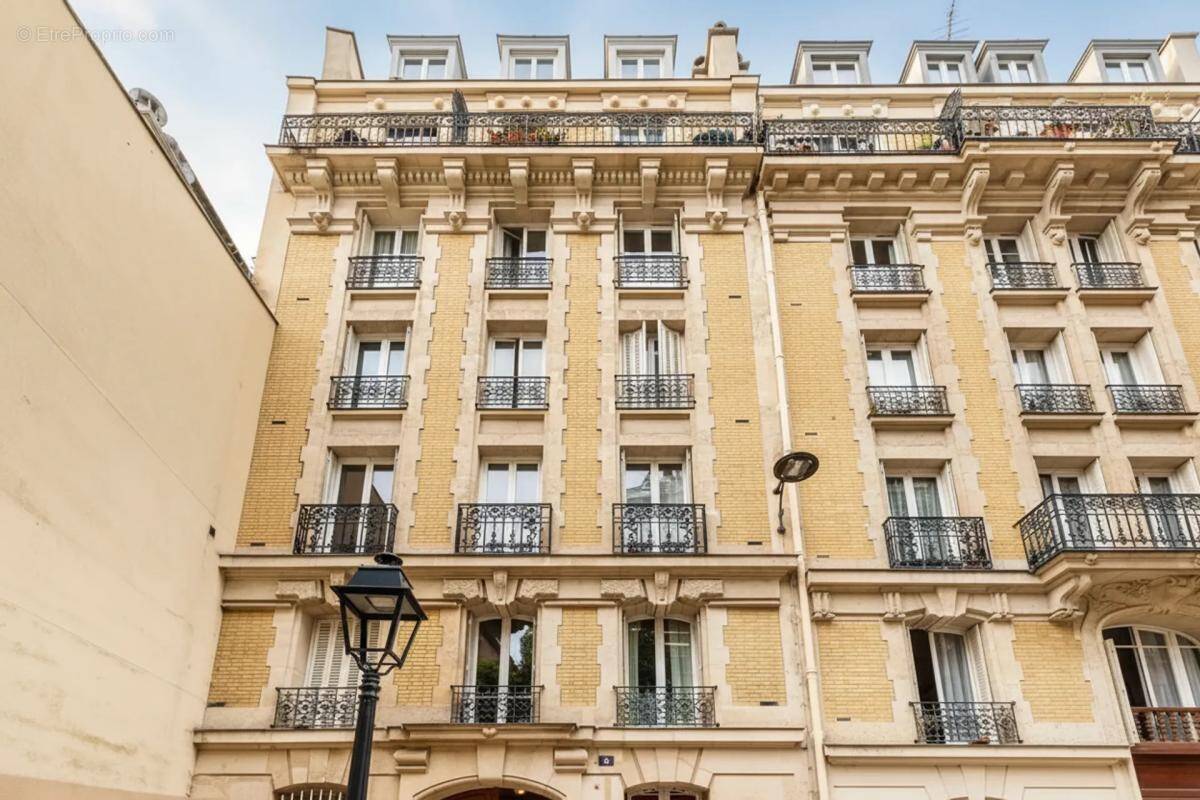 Appartement à PARIS-18E