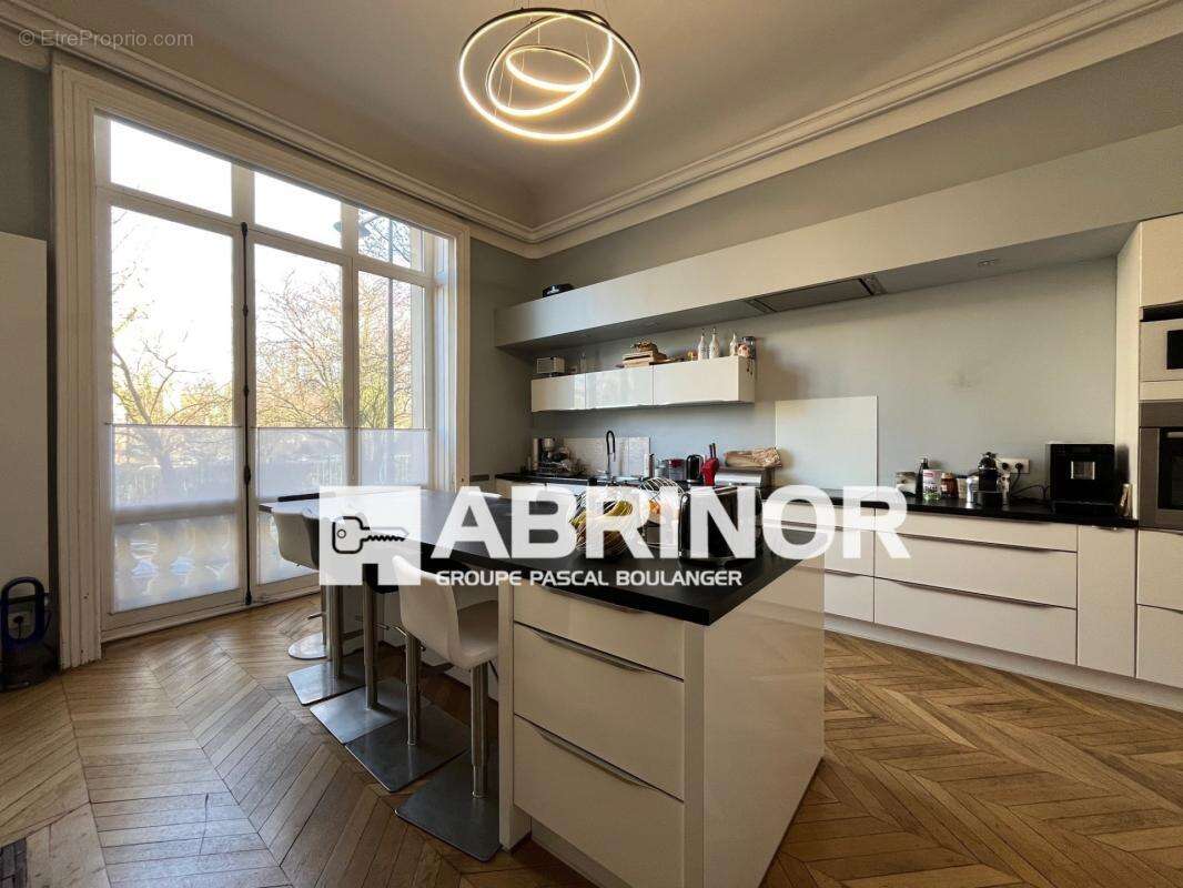 Belle demeure bourgeoise, 7 chambres, 4 salles de bains, salle de sport/jeux, bureau, garage - photo 6