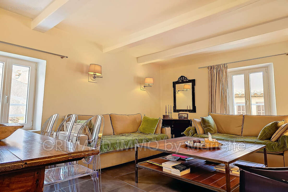 Maison à LA GARDE-FREINET