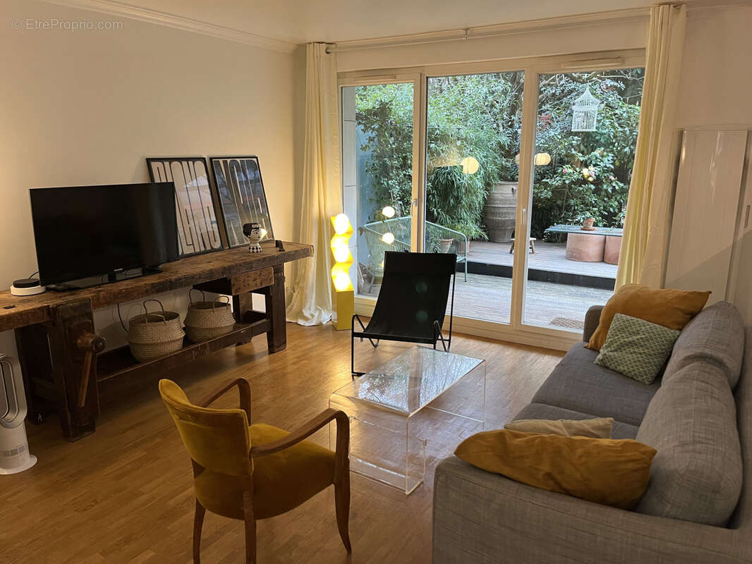 Appartement à ISSY-LES-MOULINEAUX