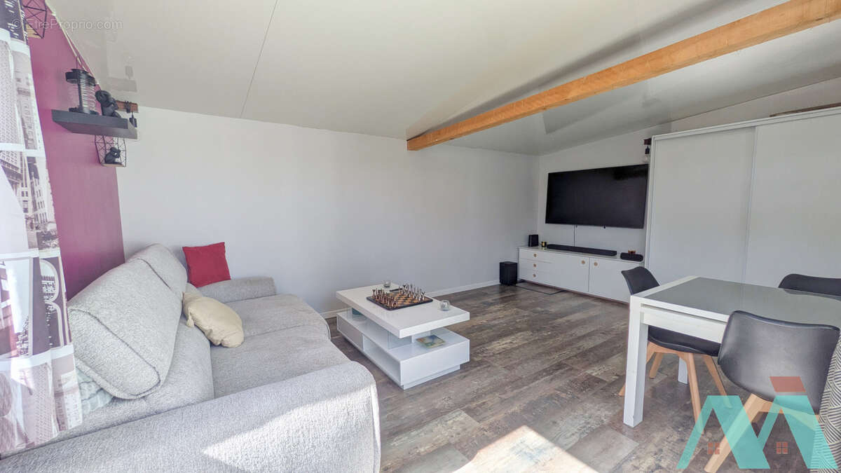 Maison à LE CASTELLET
