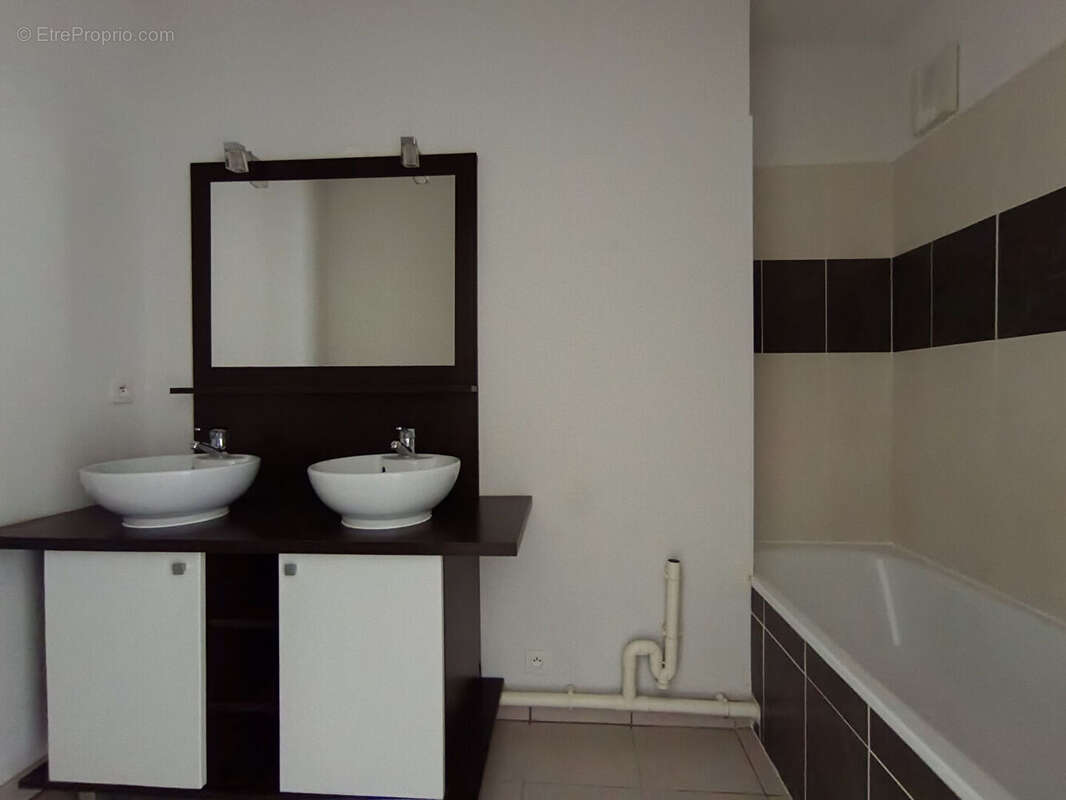 Appartement à PAREMPUYRE