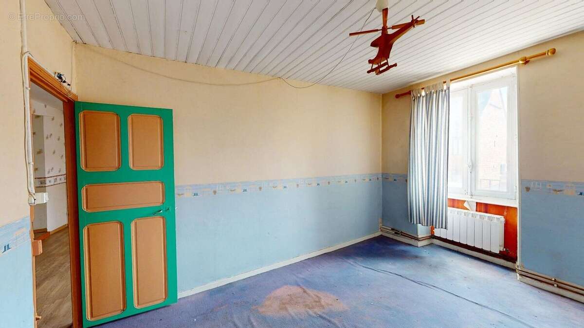IMMEUBLE de 490 m² + garage - photo 15