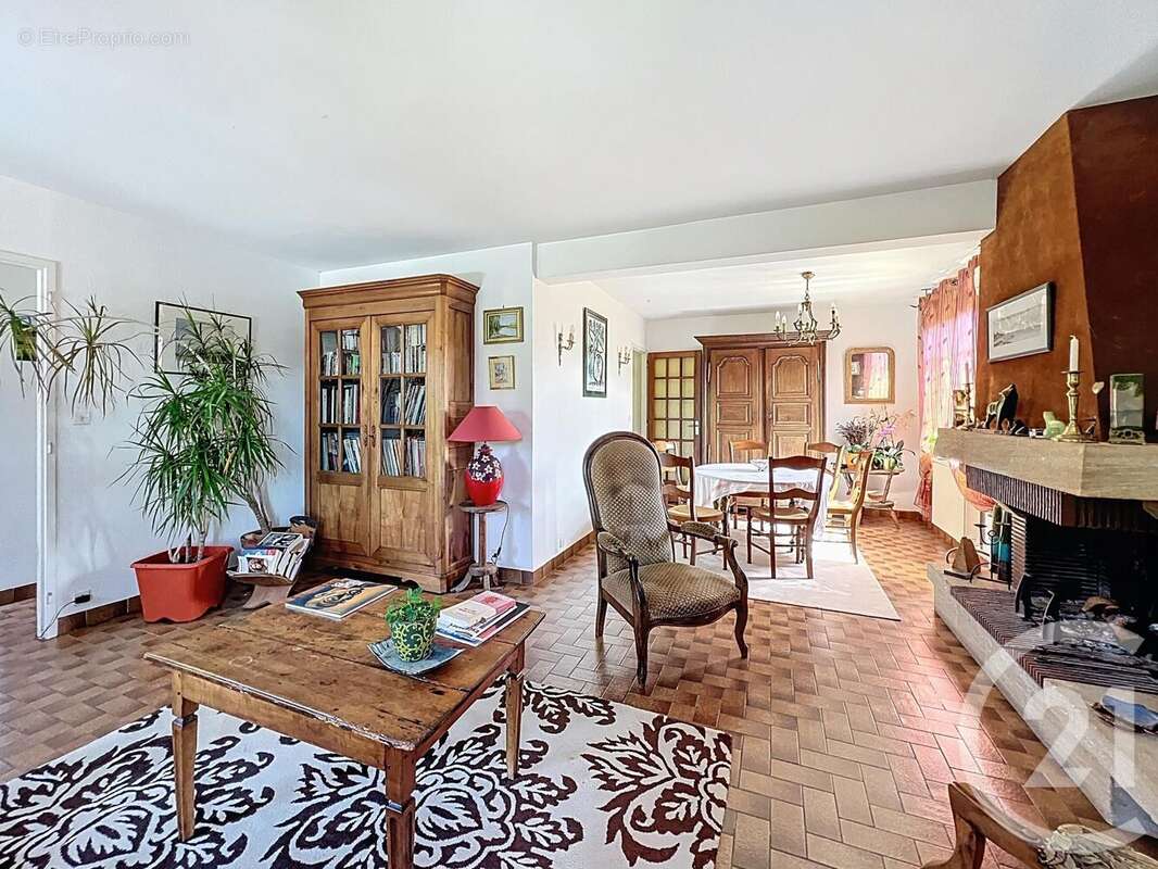 Maison à HAUTEVILLE-LES-DIJON