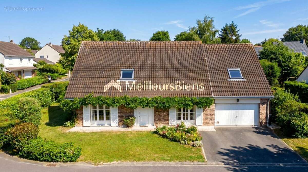 Maison à SAINT-NOM-LA-BRETECHE