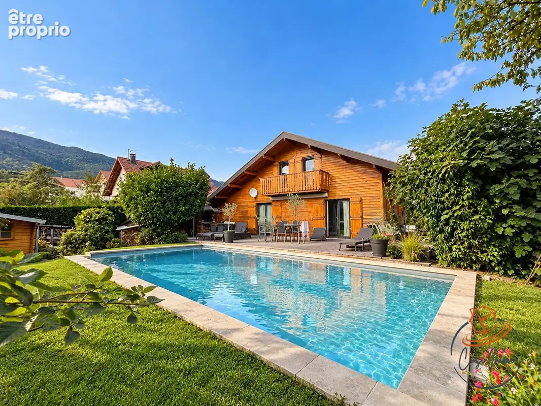 Maison à PERON