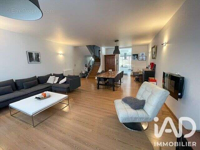 Appartement 159 m² à Saint-Quentin  - photo 2