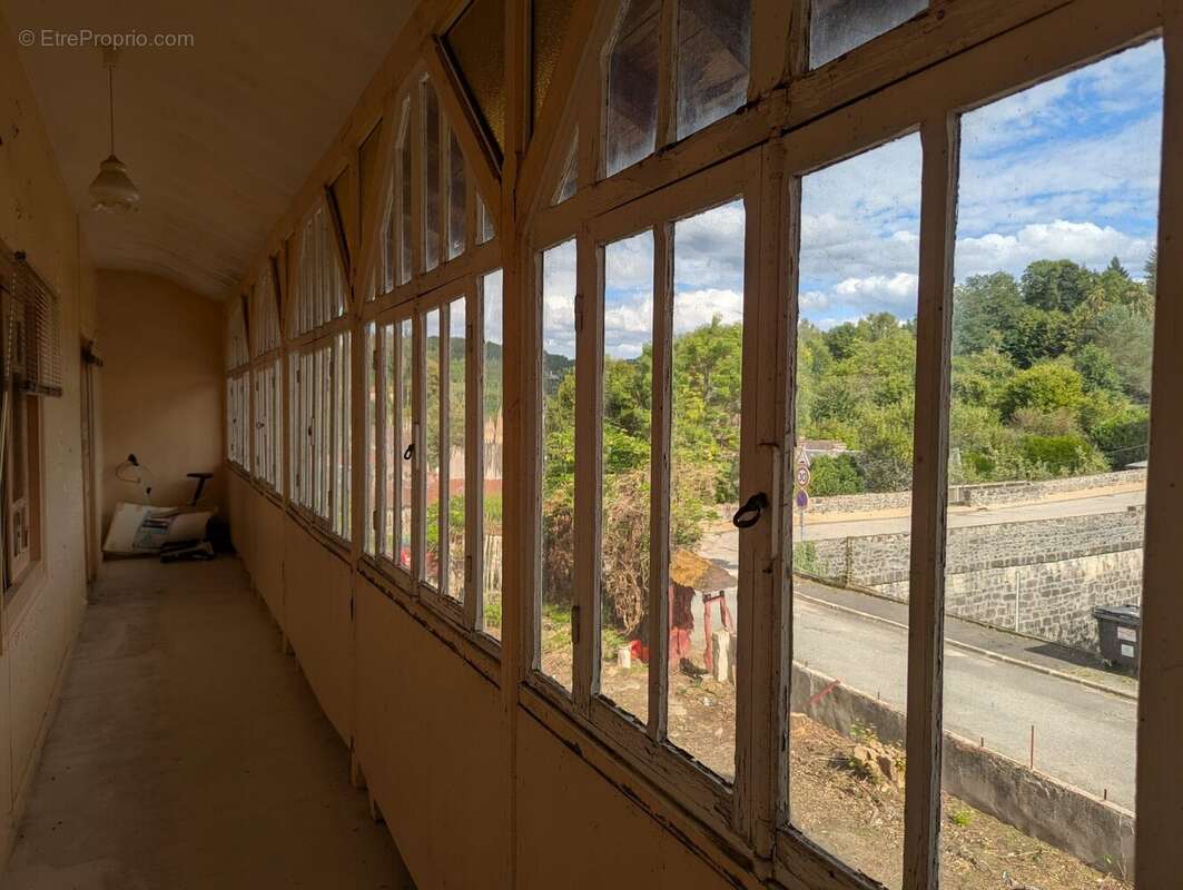 Maison à EYMOUTIERS