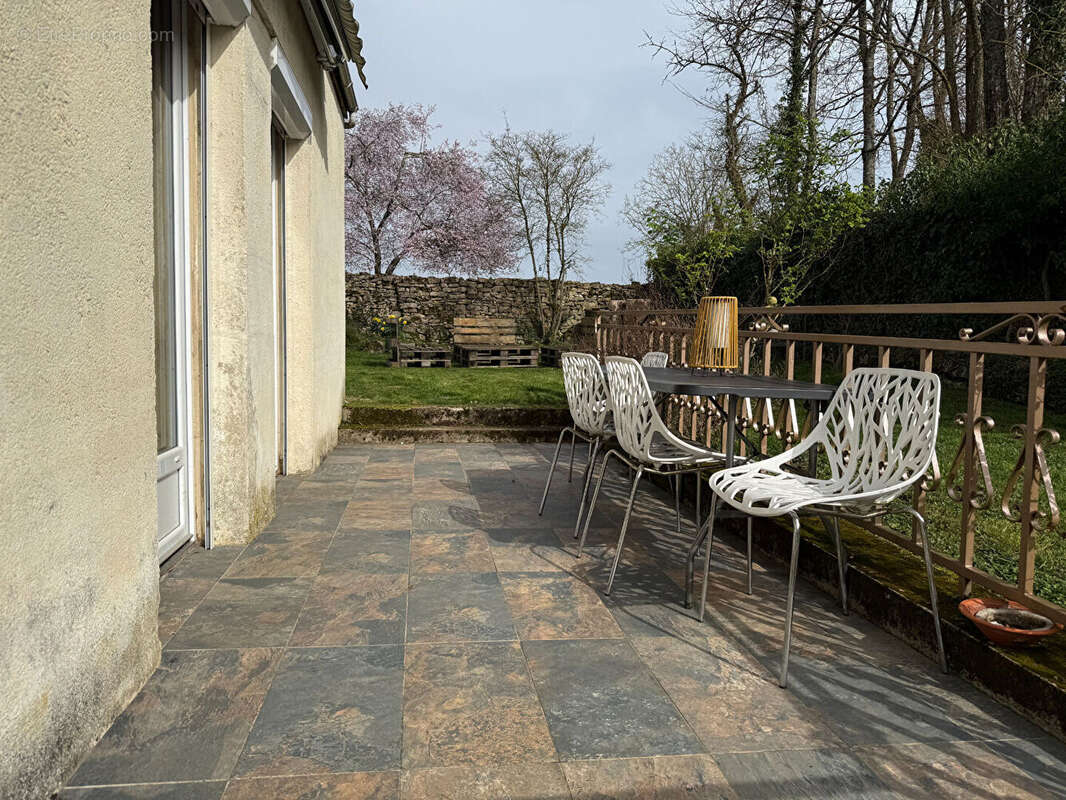 Maison à CHAMPLEMY