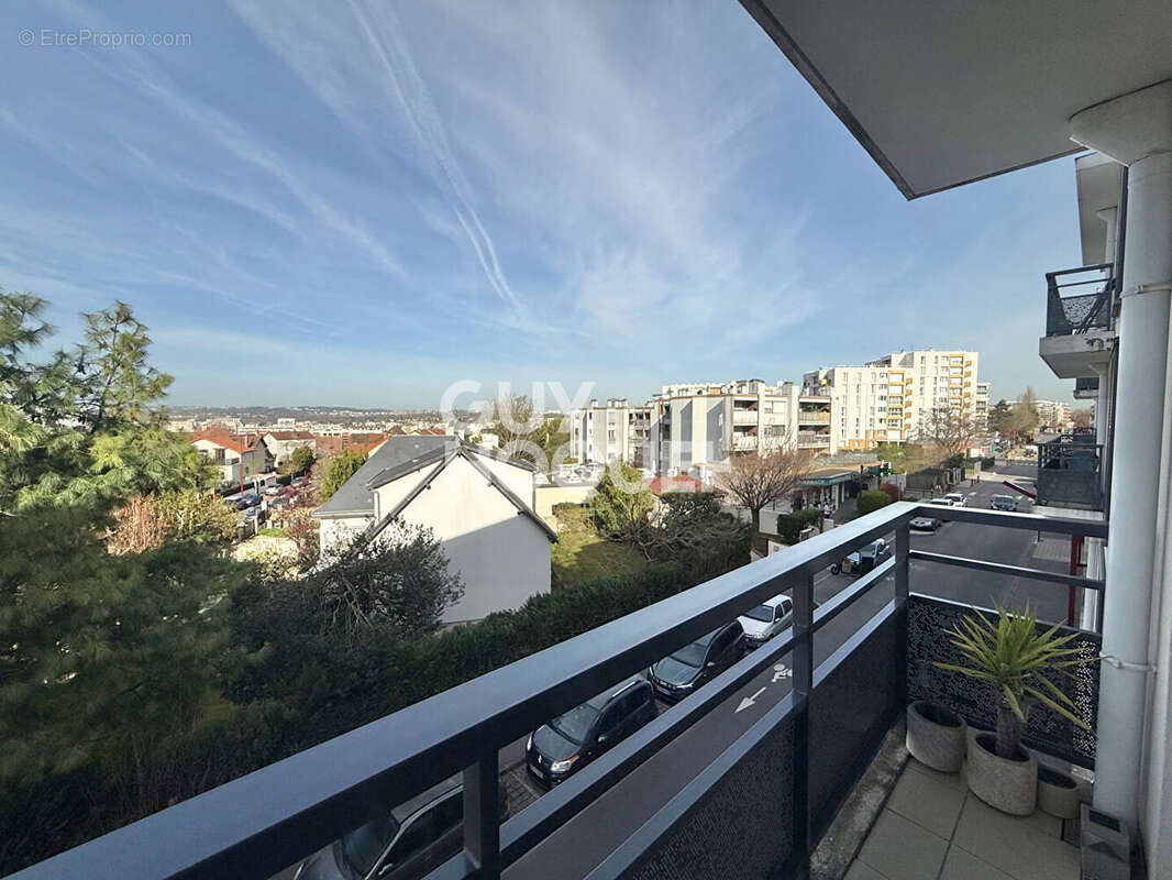 Appartement à FRESNES