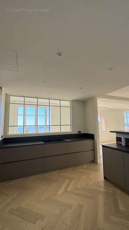 Appartement à BEAULIEU-SUR-MER