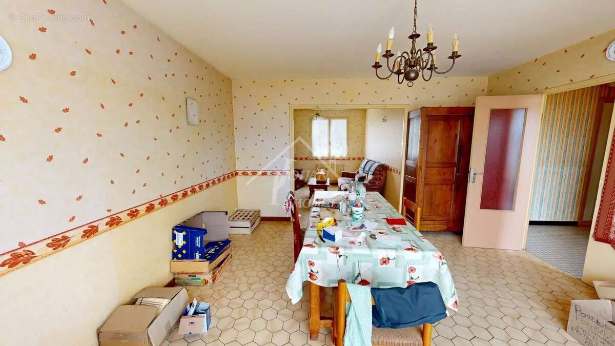 Maison à DOMPIERRE-SUR-BESBRE