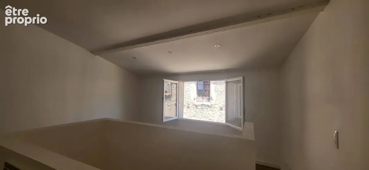 Appartement en duplex entièrement rénové en 2025 - photo 8