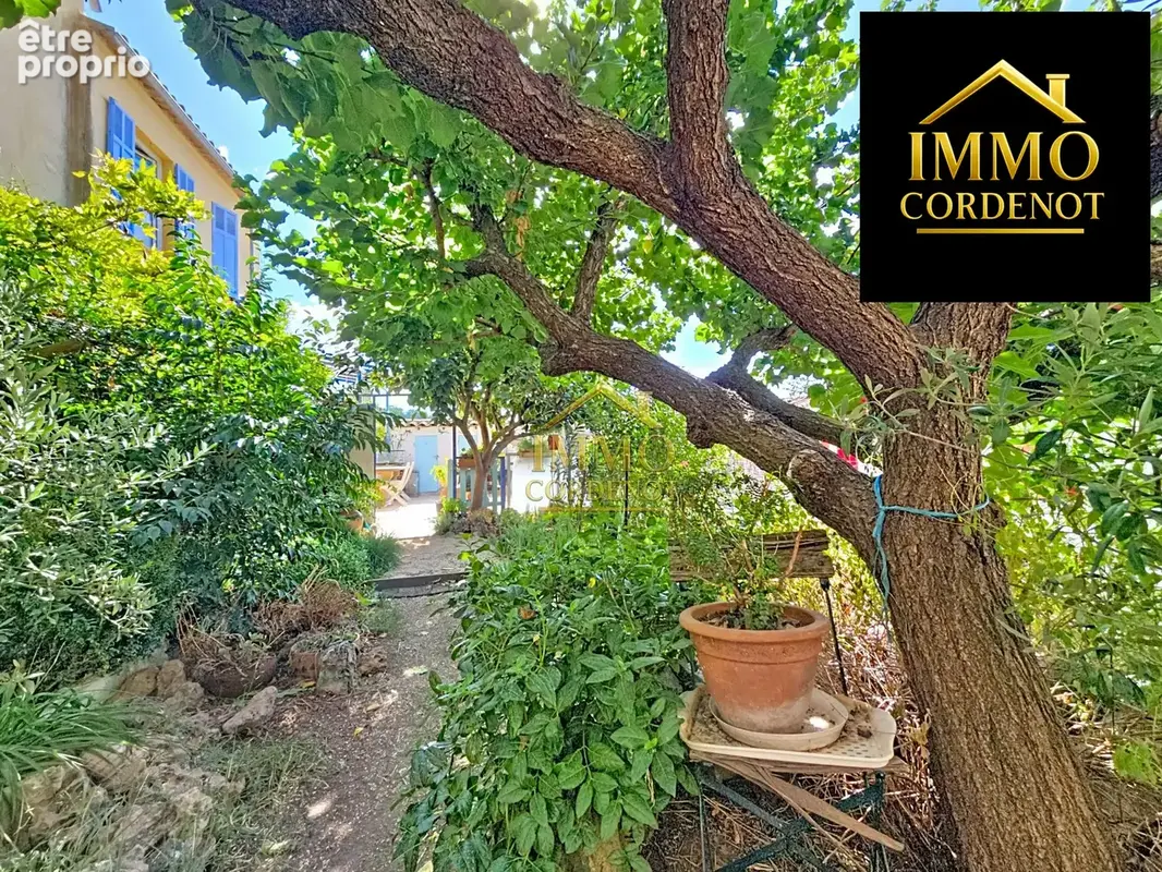 Photo Maison à Meounes-Les-Montrieux au prix de 279 000€