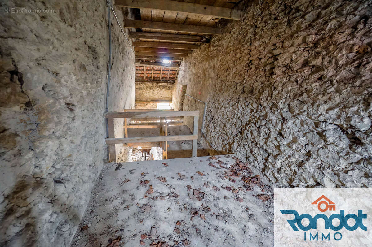 Maison à TIL-CHATEL