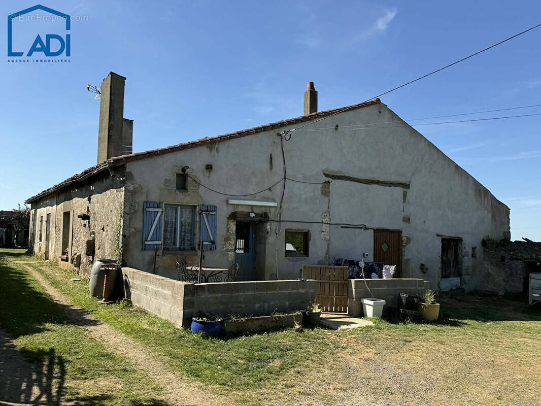 Maison à FOMPERRON