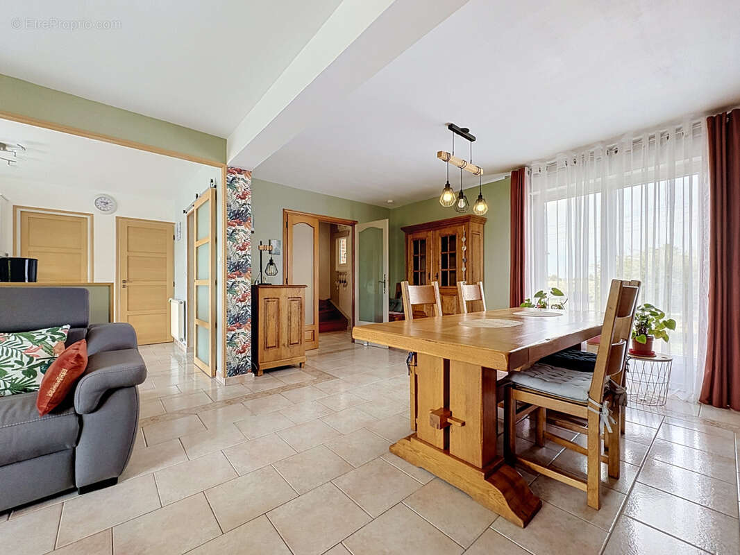 Maison individuelle sur une parcelle de 1181m2 - photo 5