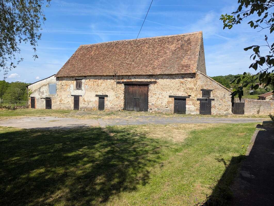 Maison à COULONGES