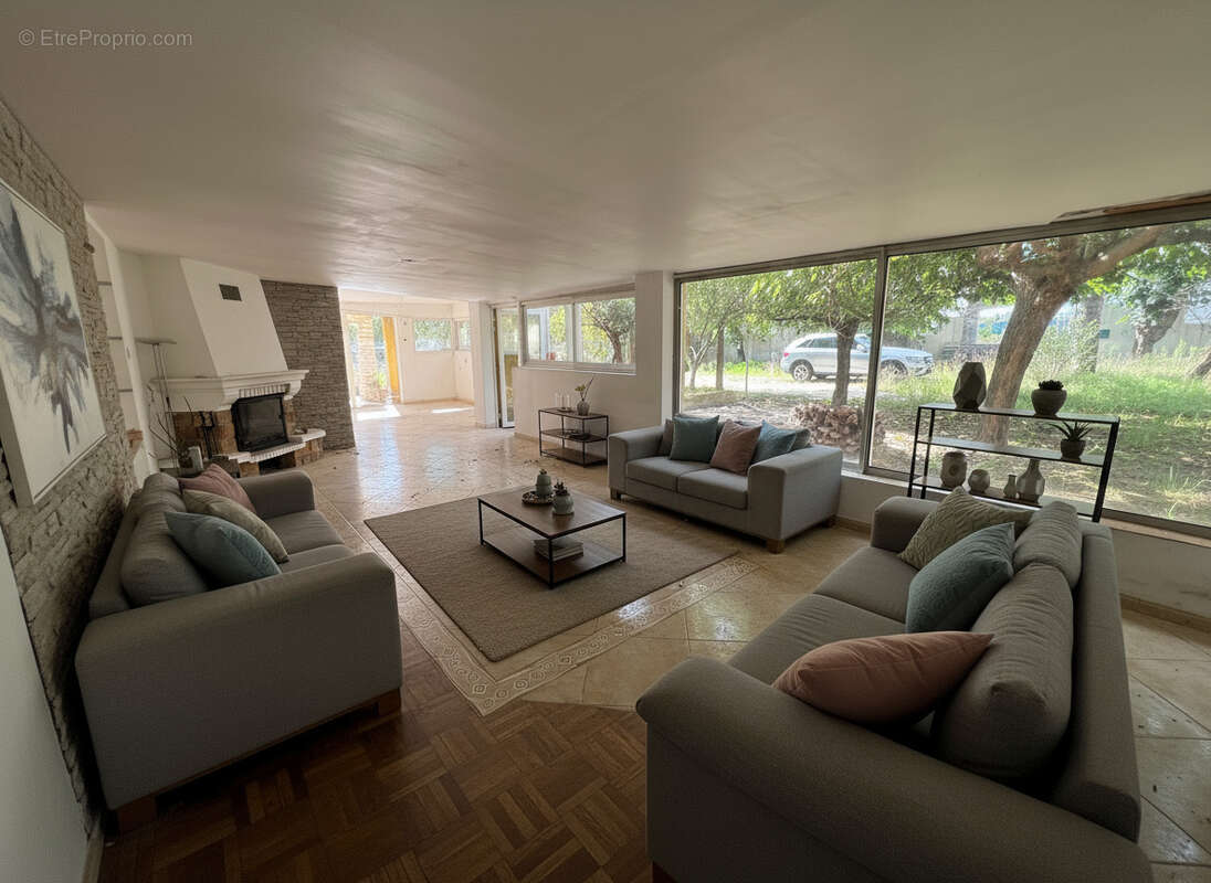 7 - Maison à SAINT-HILAIRE-DE-BRETHMAS