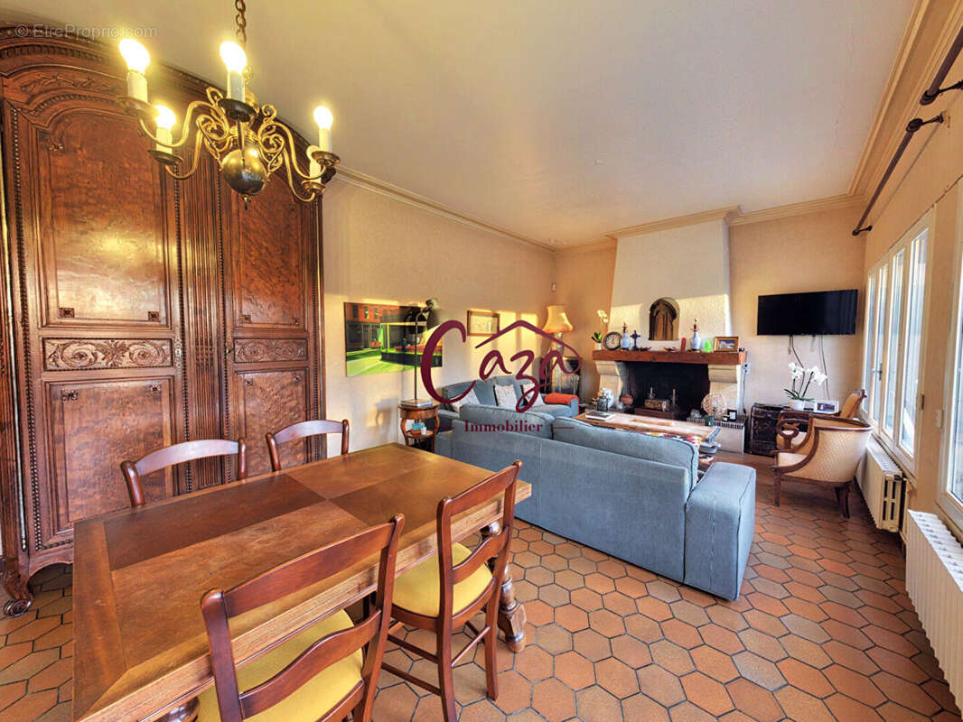 Maison à FARGUES-SAINT-HILAIRE