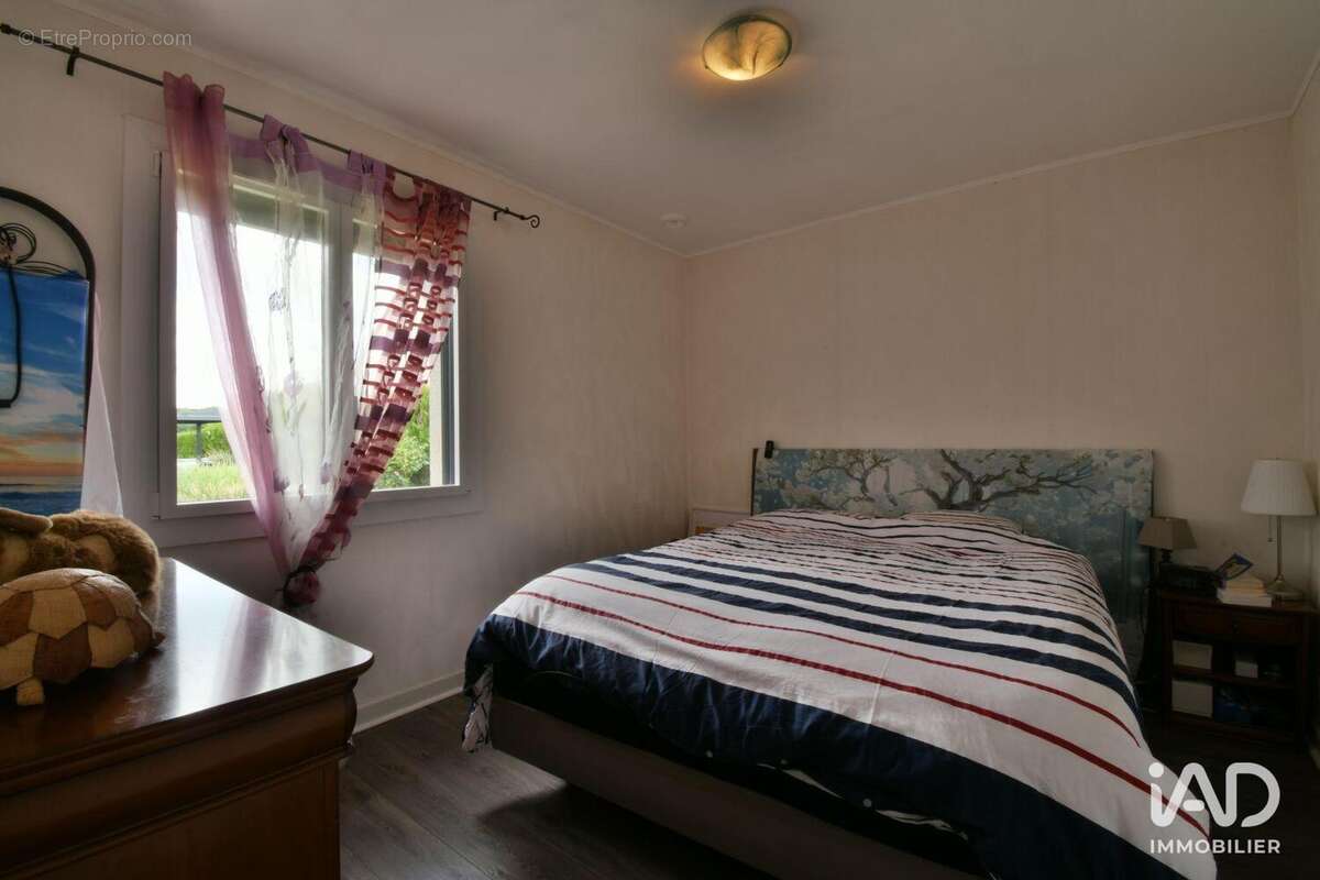 Maison 136 m² à Distre  - photo 8