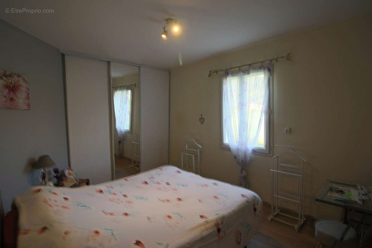 Maison à PUY-L&#039;EVEQUE