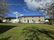 Maison à CLUSSAIS-LA-POMMERAIE