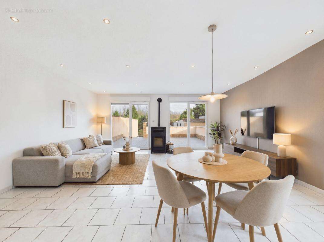 Maison à PETITE-FORET