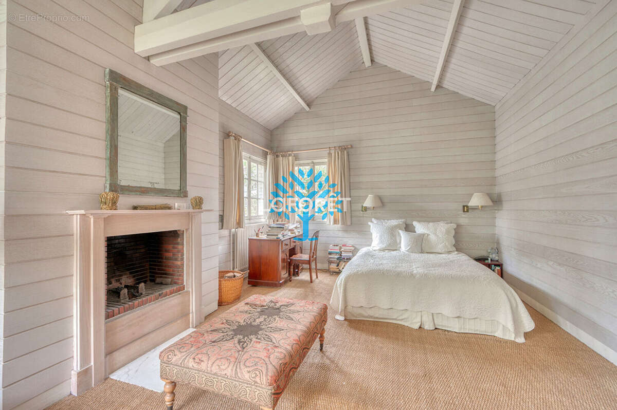 Maison à NEUILLY-SUR-SEINE