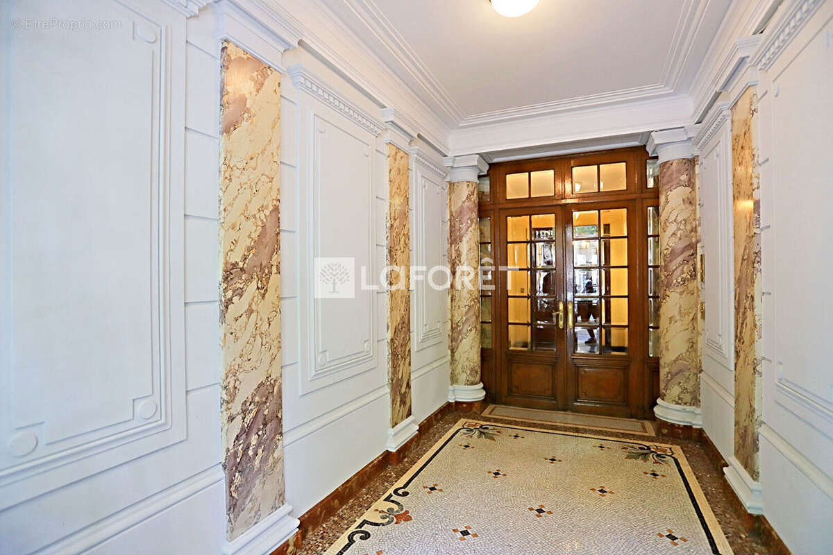 Appartement à PARIS-14E