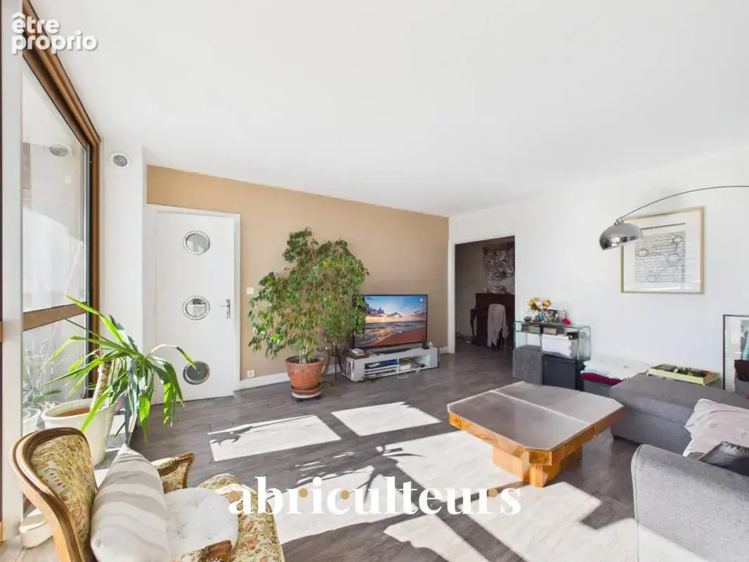 Paris 15e – Résidence Paris XV – Appartement familial 5 pièces de 114 m² avec balcons, parking et cave - photo 3