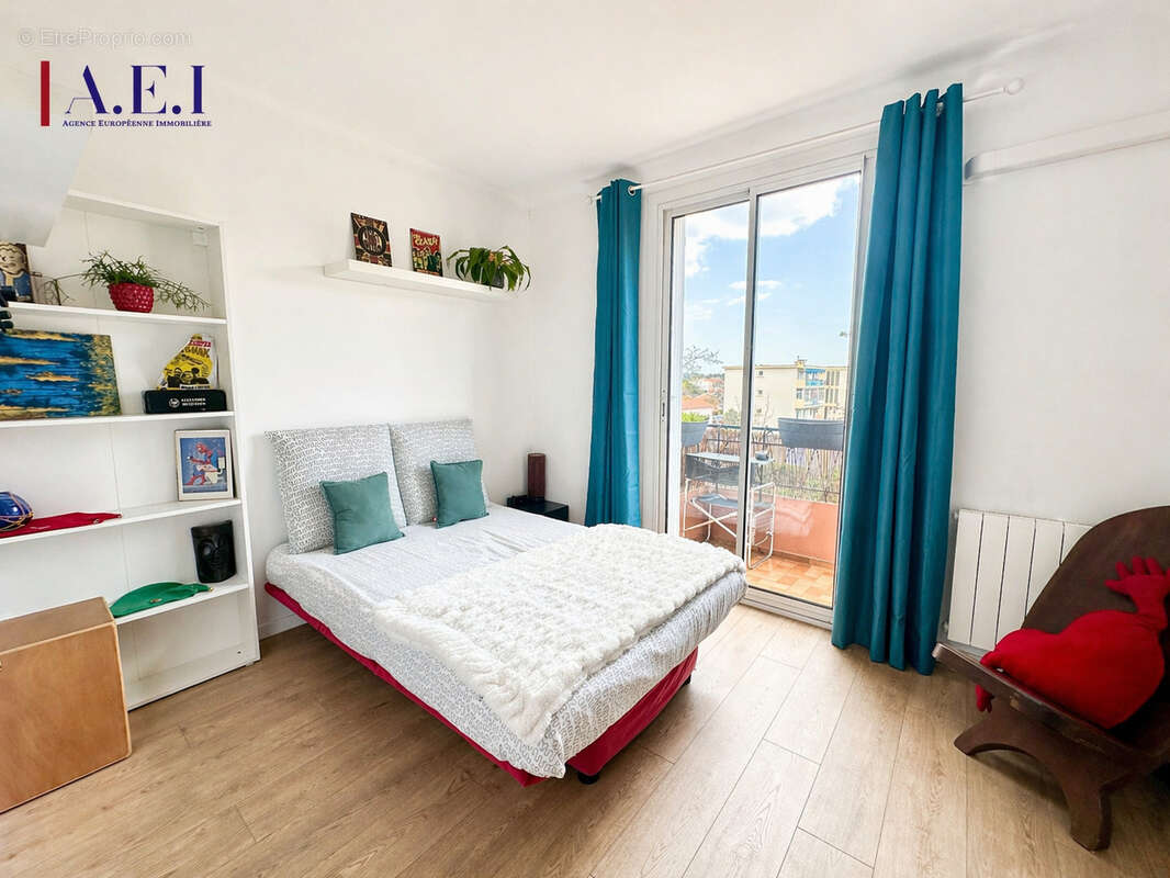 Appartement à SIX-FOURS-LES-PLAGES