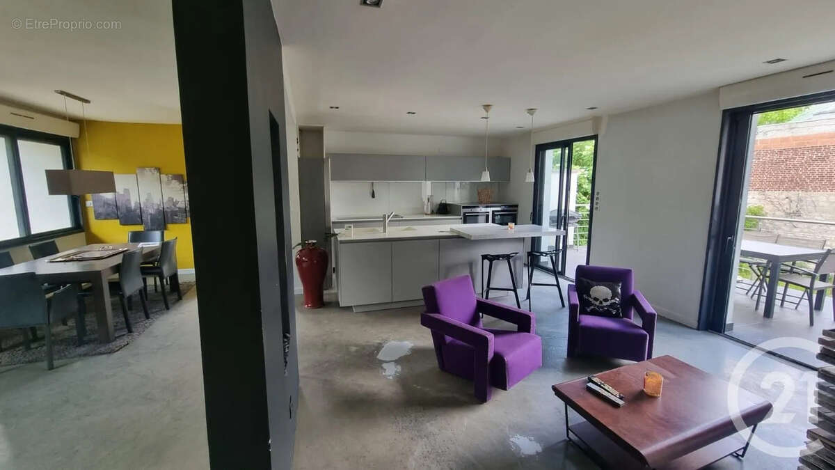 Maison à SAINT-MAUR-DES-FOSSES