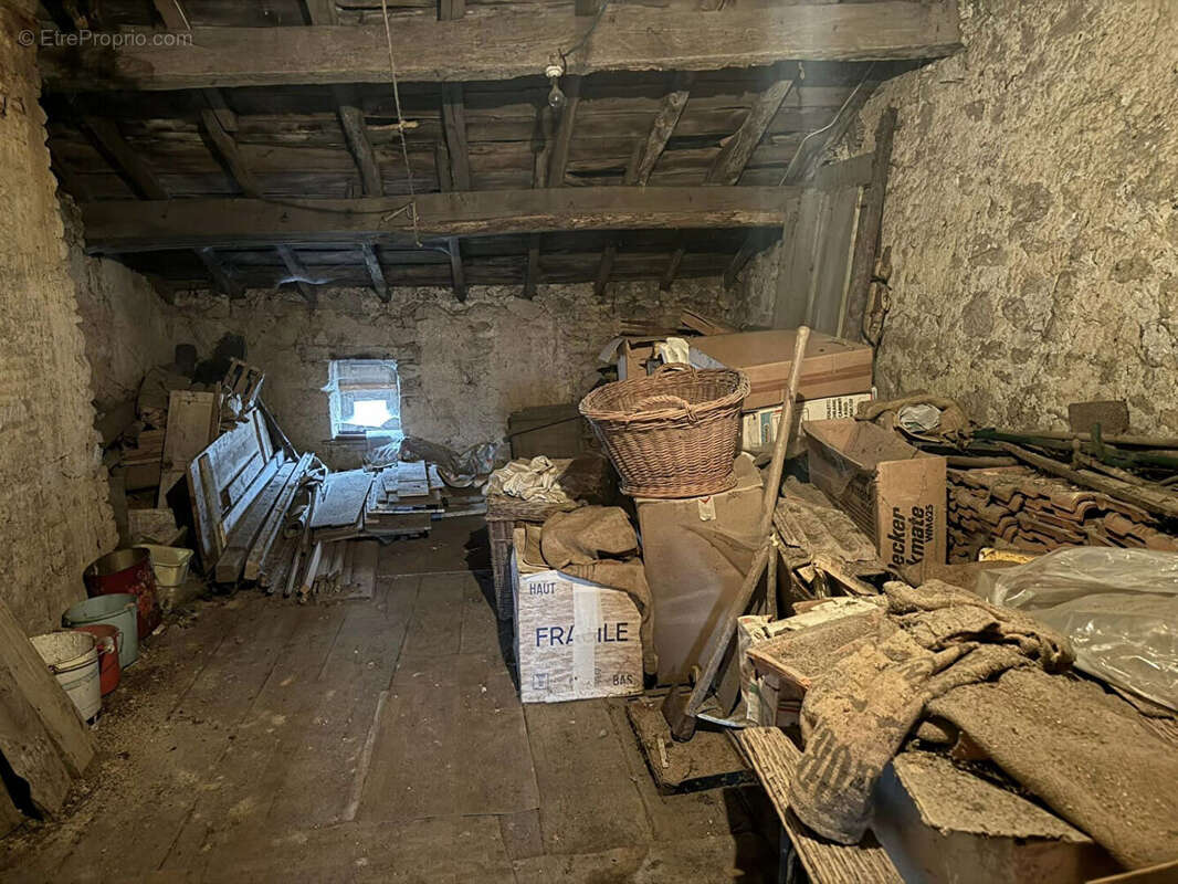 Maison à CHATEAUPONSAC