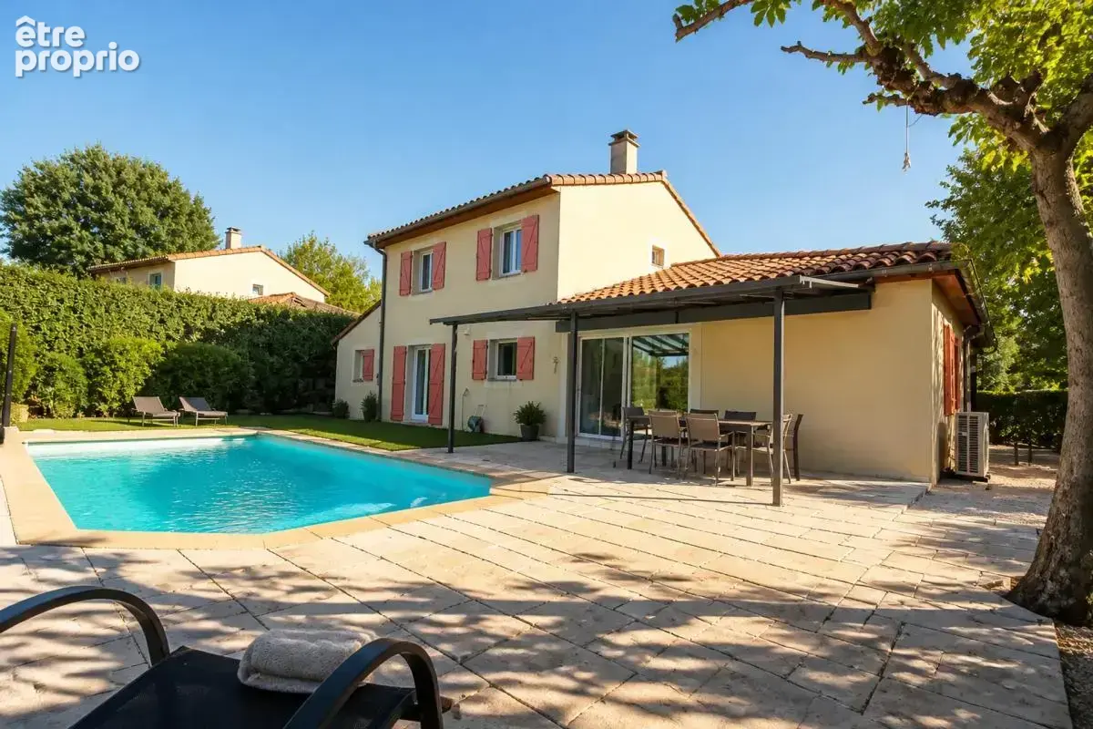 Maison de 6 pièces de 130 m² à Vallon-Pont-d'Arc - photo 13