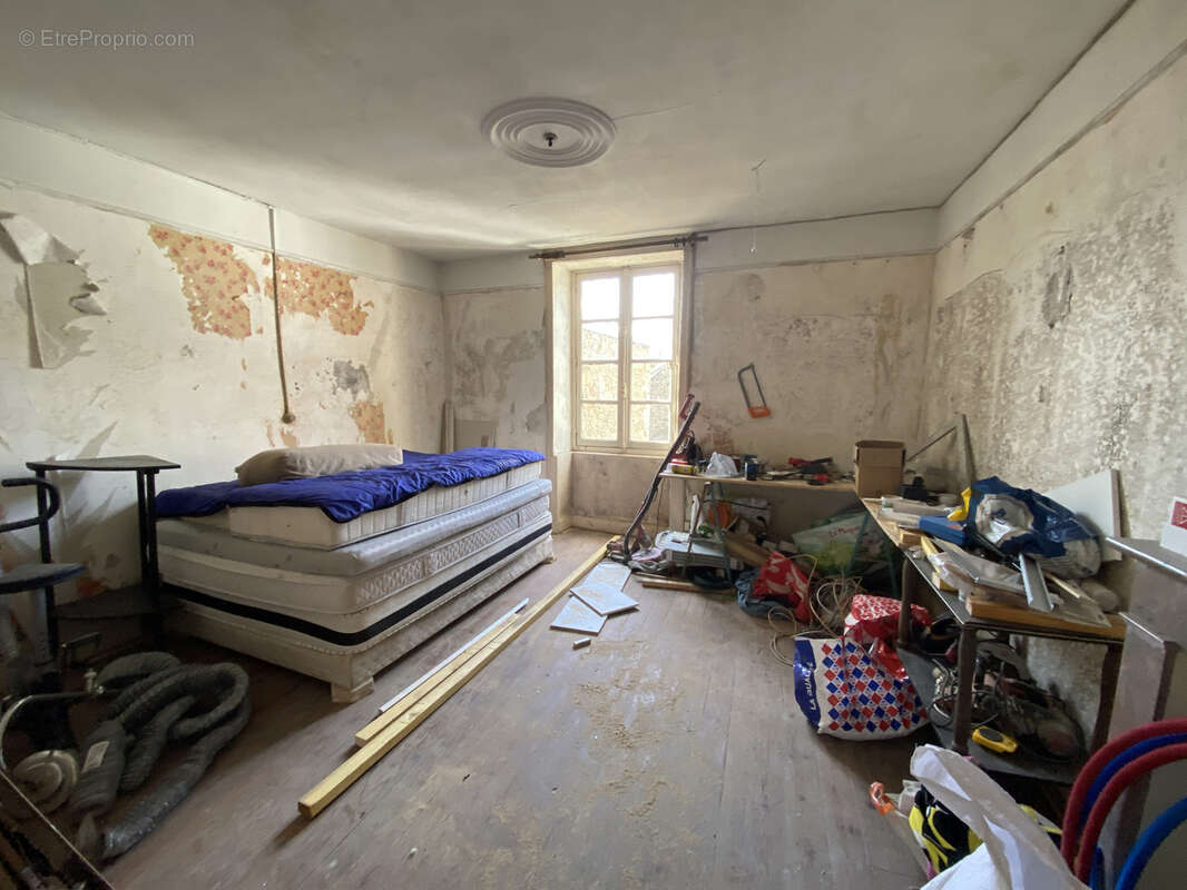 Maison à LIGNIERES-ORGERES