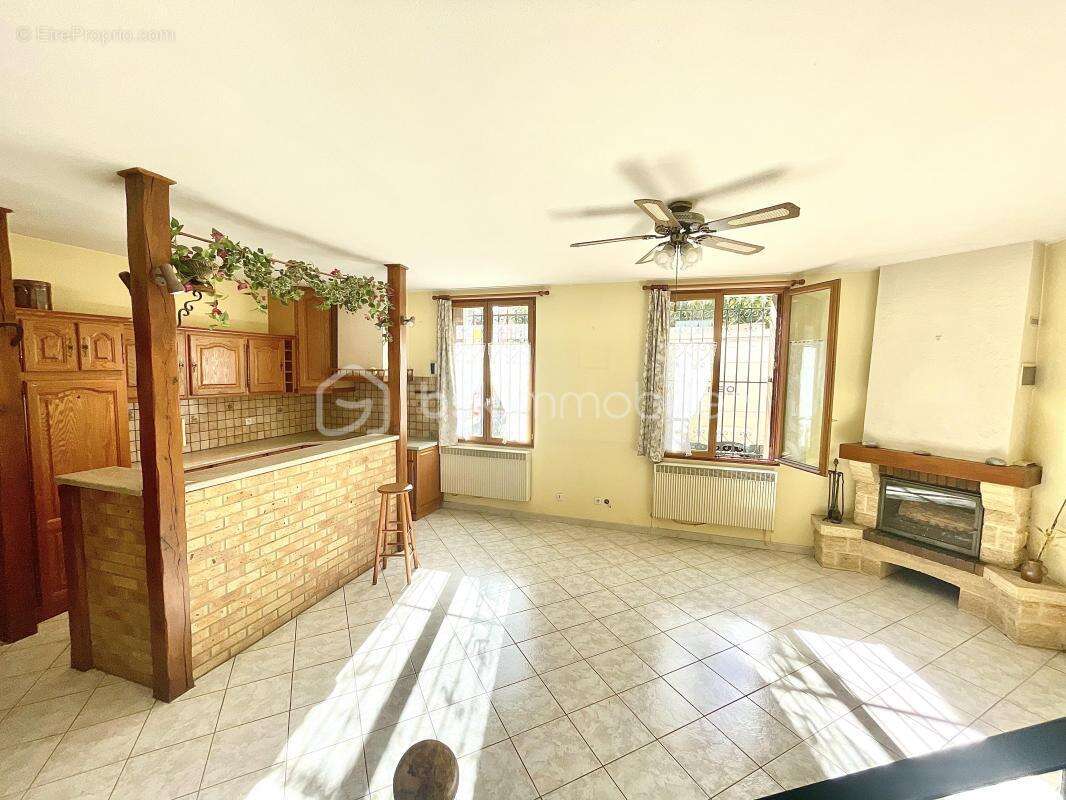 Maison à VILLELONGUE-DE-LA-SALANQUE