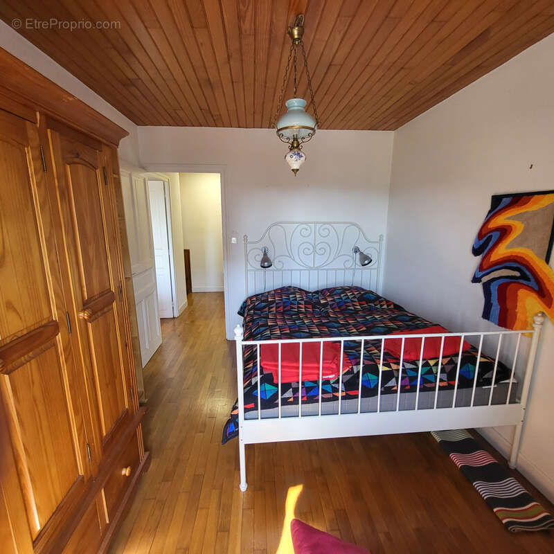 Maison en pierres avec grand garage vendue meublée - photo 11