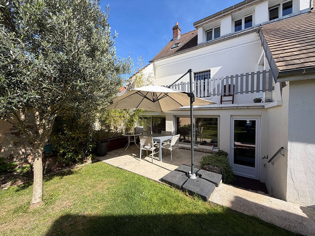 Maison à QUINCY-VOISINS